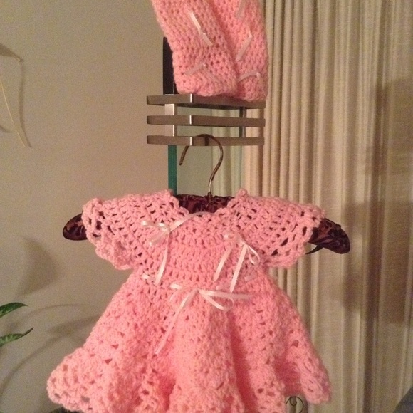 Beautiful crochet dress and leg warmers - Picture 4 of 5